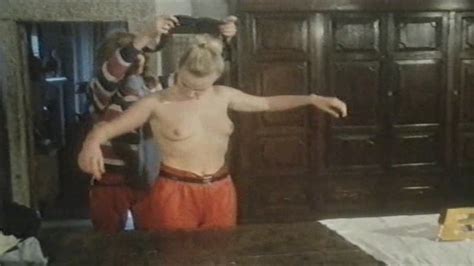 Naked Marja Armi In Nido D Amore