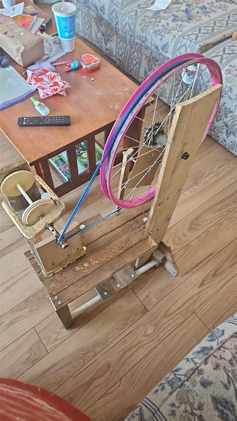I made my own spinning wheel... : r/Handspinning
