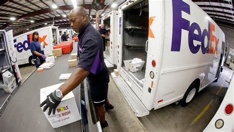 Now hiring: FedEx, UPS, Kohl's seeking thousands of workers