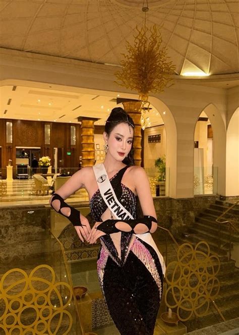 Bùi Khánh Linh diện bikini nóng bỏng ở Miss Intercontinental 2024