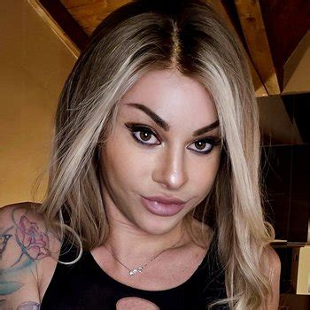 Noemi Blonde Feed Watch The Latest Updates On FreeOnes