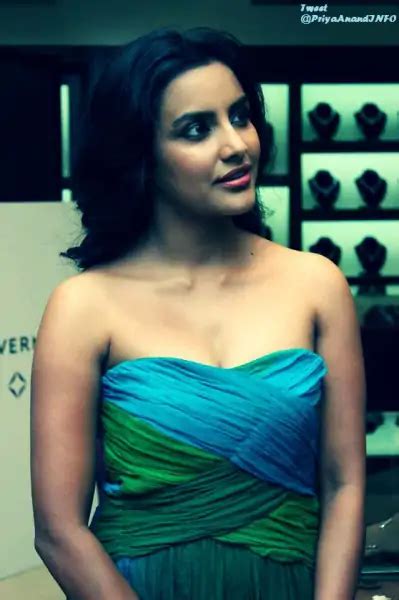 Priya Anand Top 20 Hot Pics And Photo