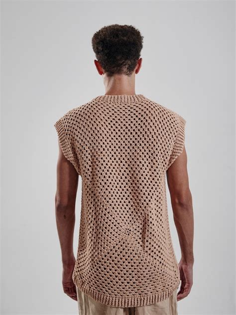 CAMISA NUDE EM CROCHÊ