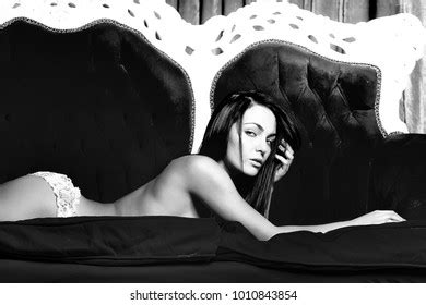 253 Pretty Naked Girl Red Couch Images Stock Photos Vectors Shutterstock