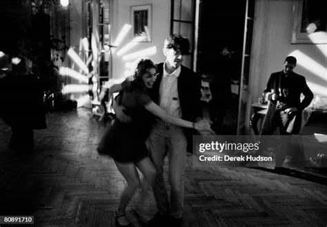 912 Cannes Film Festival 1998 Photos & High Res Pictures - Getty Images