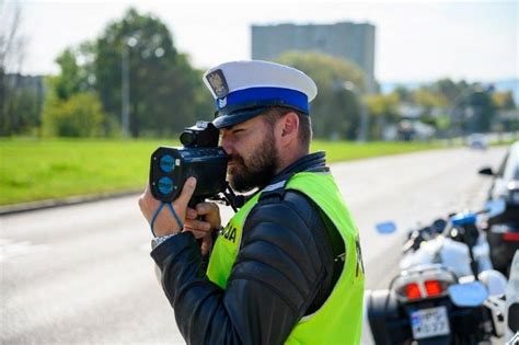 Pirat Drogowy W Audi Zatrzymany Przez Policj Na Dw P Dzi Przez