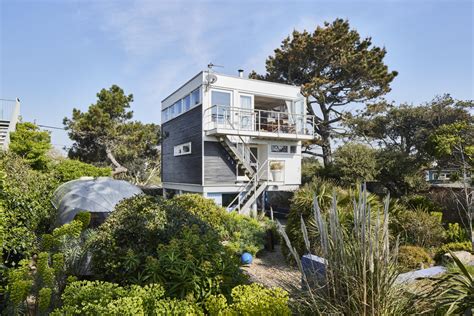 Modern Beach House In East Sussex