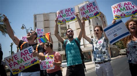 Same Sex Couples And Single Men Should Be Eligible For Surrogacy Israel S Supreme Court Rules