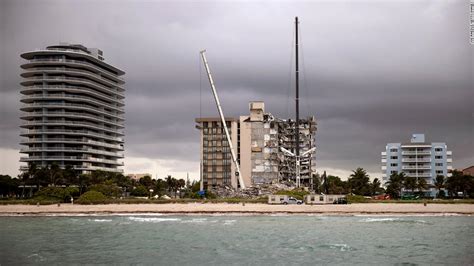 Video shows moment Florida condo collapses - CNN Video