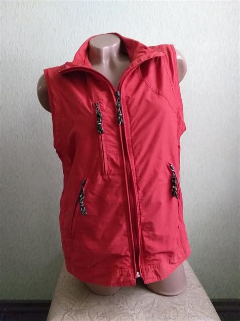 Спортивная жилетка. ветровка. бомбер для пробежек. безрукавка ...
