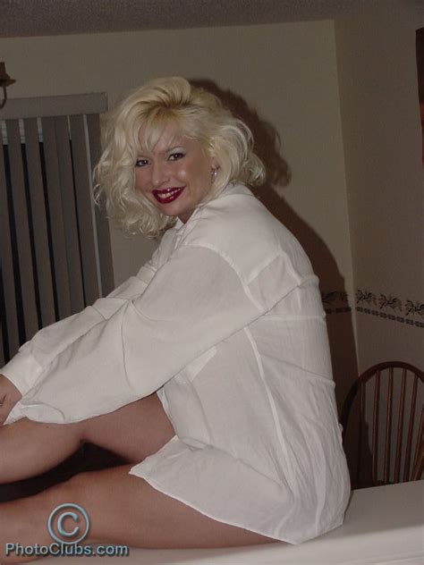 Sarenna Lee Counter Top ME8PE1K O Porn Pic