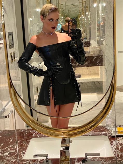 Ashley Smith Therealashsmith Nude OnlyFans Leaks Fappening FappeningBook