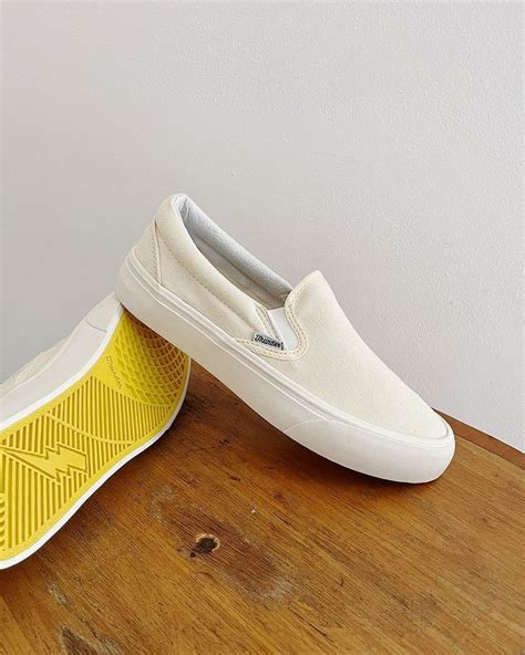 15 Rekomendasi Sepatu Slip On Brand Lokal Terbaik Keren