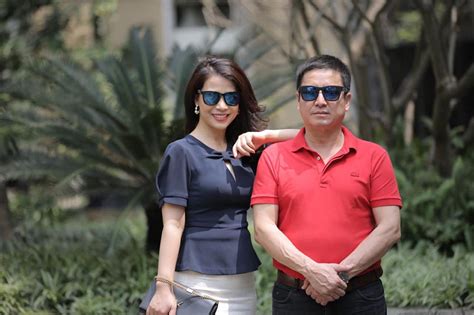 Bạn gái kém NSƯT Chí Trung gần tuổi khoe ảnh bikini gợi cảm