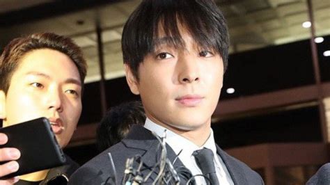 Quay lén clip sex Thêm thành viên chatroom của Seungri chính thức bị buộc tội số clip sex quay