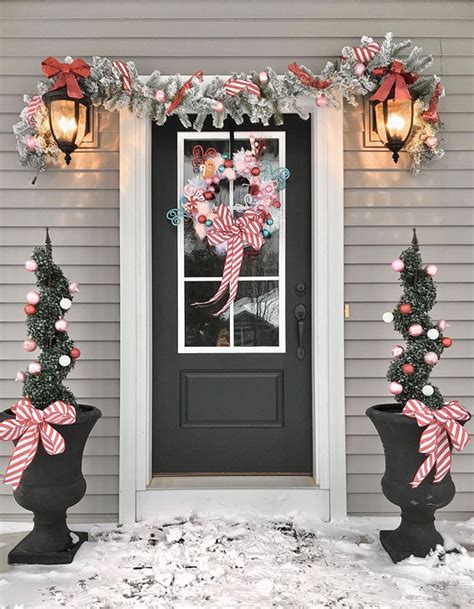 Festive Entryways Creative Christmas Front Door Decor Inspirations 1
