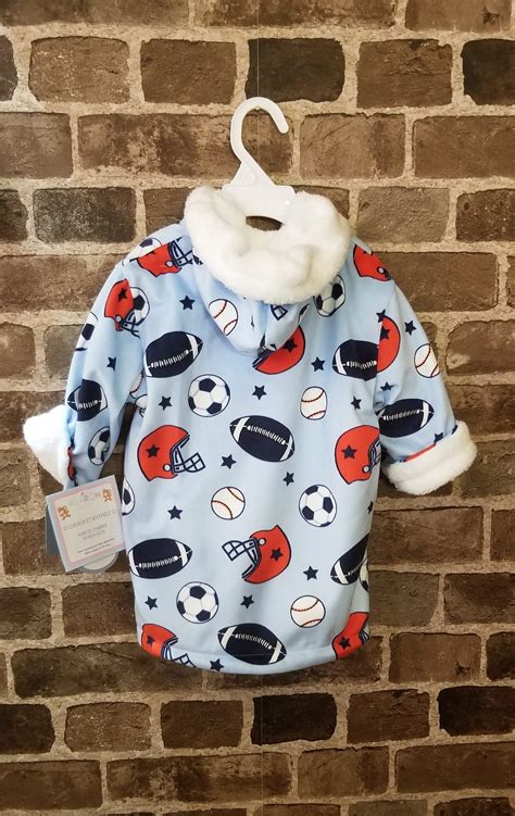 Couverture de bébé garçon football Aux P tits Cados Là où chaque moment trouve son présent