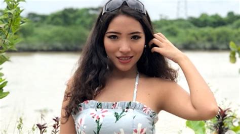 Bikini giydiği için meslekten men edildi Yaşam Haberleri