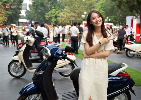 Nhiều sao hot girl hot boy hào hứng rủ nhau tới ngắm nghía và đi thử xe VinFast