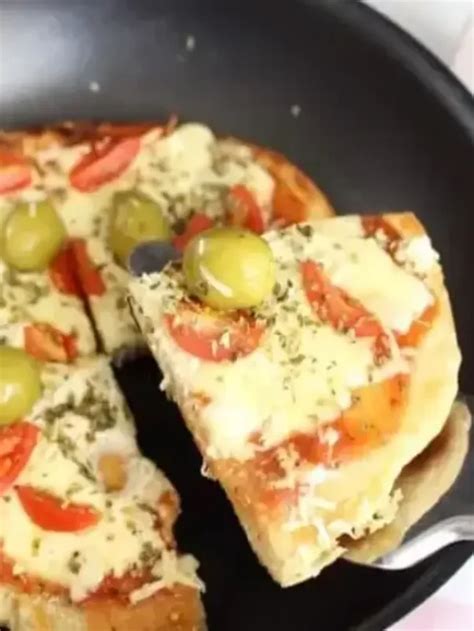 Aprenda A Fazer Pizza De Frigideira Mistura Brasil