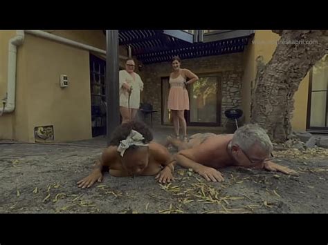 Maîtresse Dominatrice Avril Le Centre des Esclaves XVIDEOS