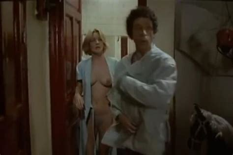 Naked Mar A Salerno In La Vendedora De Ropa Interior