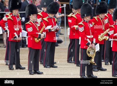 Welsh guards uniform hi-res stock photography and images - Alamy