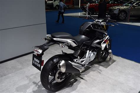 Mẫu naked bike BMW G310R sẽ chính thức được tung ra thị trường vào năm sau với giá hấp dẫn