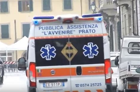 Trovato Privo Di Vita Nell Auto Parcheggiata In Una Stradina Isolata