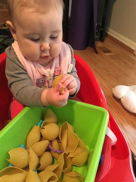De 25+ bedste idéer inden for 6 month toys på Pinterest