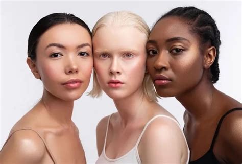 C Est La Base De Maquillage Effet Peau Nude Qui Ne Peut Pas Manquer Dans Votre Trousse De