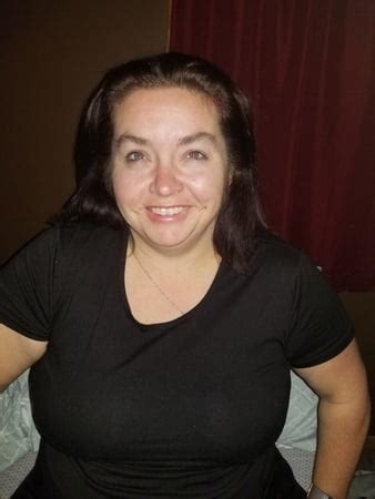 Sexy Bbw Shows Off Her Assets Pics Xhamster