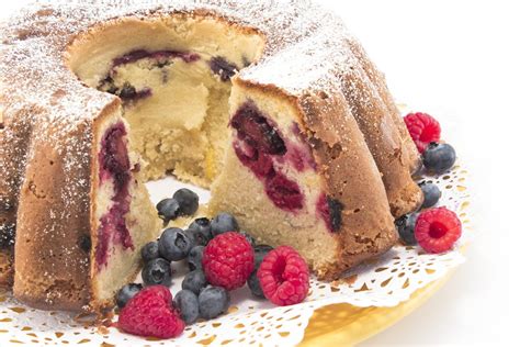 Ciambella Con Albumi E Mirtilli La Ricetta Del Dolce Soffice E Leggero