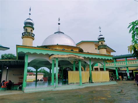 masjid pondok pesantren al qomariyah