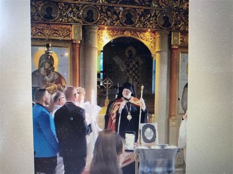 Ο Αρχιεπίσκοπος Αμερικής Ελπιδοφόρος ευλόγησε τη βάπτιση gay ζευγαριού