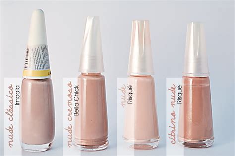 A Oficina Feminina Tendência nas mãos Esmaltes nude