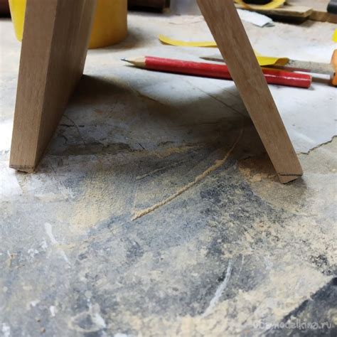 Подставка для телефона из дерева