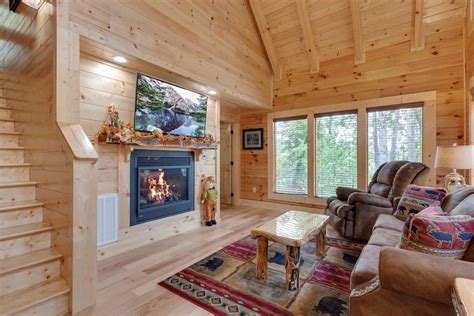 Best Gatlinburg Cabins With Hot Tubs Cabin Critic