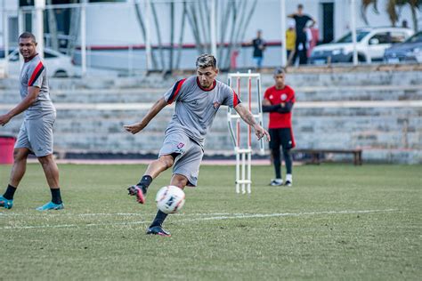 Vitória Tem Treino Tático E Novidade Em Relação Para O Jogo A Tarde