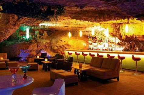 Кафе в пещере - 84 фото