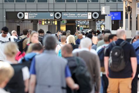 Milit R Man Ver Air Defender Hamburger Flughafen Rechnet Mit