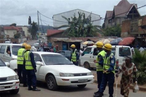 La Police Un Business Responsable Des Embouteillages Kinshasa