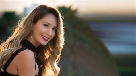 Instagram Geraldine Bazán lució su cuerpazo en un diminuto bikini Fotos Gabriel Soto