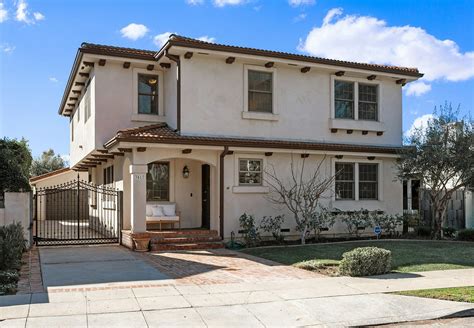 3617 Barry Ave Los Angeles Ca 90066 Zillow