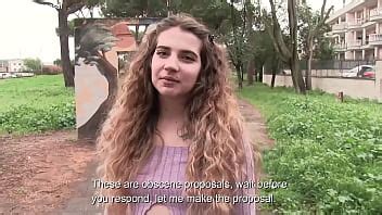 Sexy Italienerin akzeptiert 1000 für Sex mit einem Fremden englische Untertitel XVIDEOS