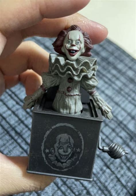 IT CHAPTER TWO HOT TOYS SCALE MMS PENNYWISE JACK IN THE BOX ACCESSORIES Hobbies Toys