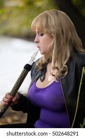 Sexy Blonde Big Breasts Smokes HookahẢnh có sẵn502648291 Shutterstock