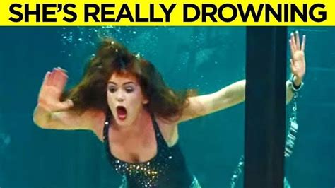 Forum Phun Celebrity Extra: The Secret Hollywood Doesn't Want You to Know - 2usopu4