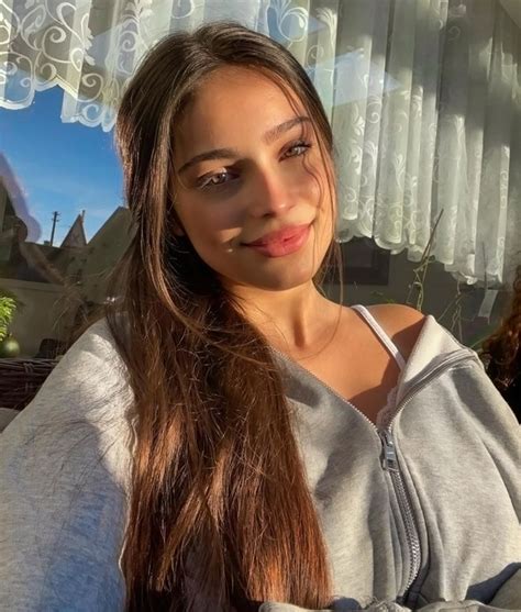 Brunette Models Brunette Girl Brunette Beauty Stunning Girls Beaut Blonde Pretty Brunette