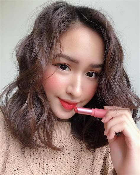 hot trend trang điểm của mùa Xuân không chỉ nịnh mặt ai diện cũng đẹp mà còn cực hợp để